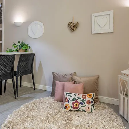 Santa Margherita Garden House - Private Parking - Grandmaison Apartmán *